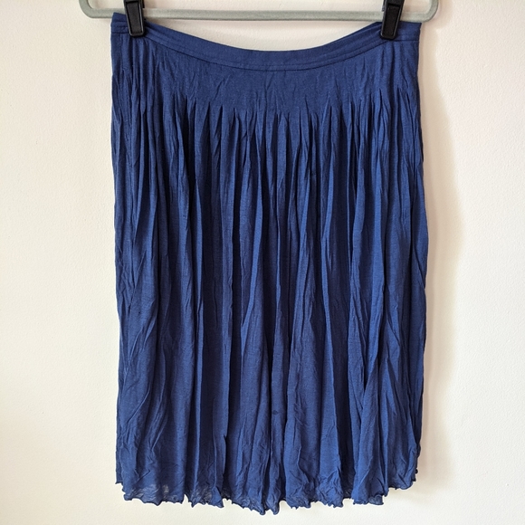 Soft pleated skirt Wrap - Picture 1 of 7